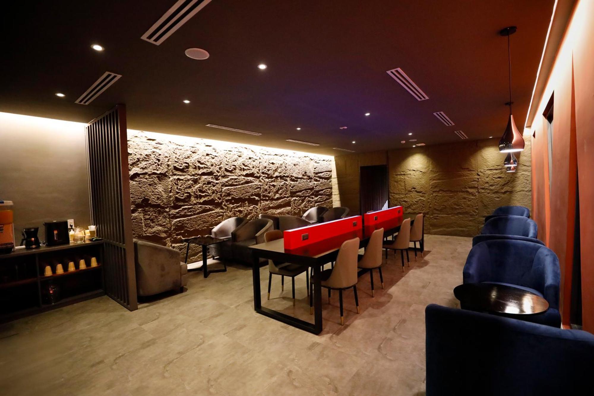 Saigon Travel Lounge TP. Hồ Chí Minh